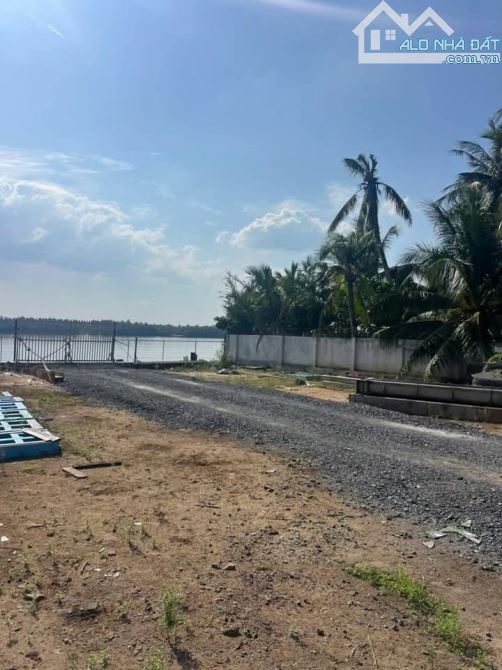 Bán 2000m2 đất 2 mặt tiền sông hàm luôn và đường đê quốc phòng - 3