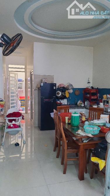 bán nhà 1 lầu 1trệt gân giáo xứ hoà bình giá 3ty300triệu - 3