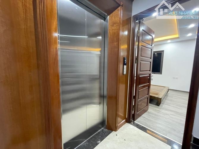 PHÂN LÔ - Ô TÔ TRÁNH - 6 TẦNG THANG MÁY - LÔ GÓC 2 MẶT THOÁNG - CÁCH PHỐ 50M - TT QUẬN TH - 3