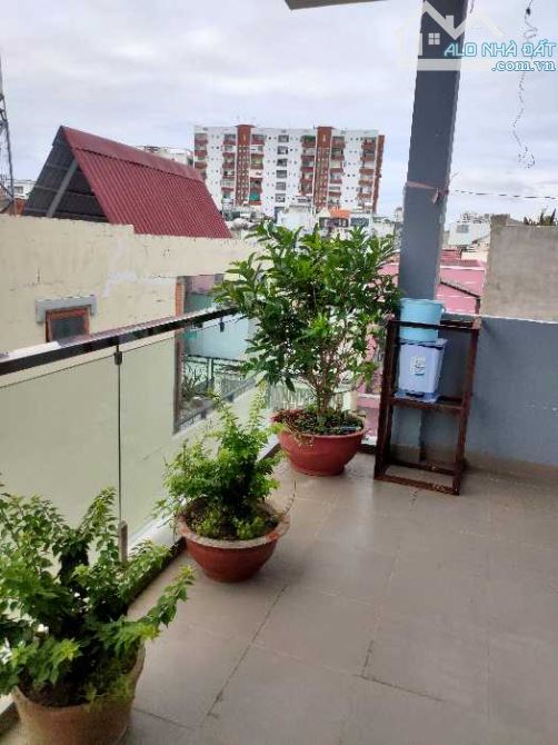 Siêu phẩm gần sân bay DT 70m2  hơn 6 tỷ - nhà 4 lầu mới, HXH thông - 3