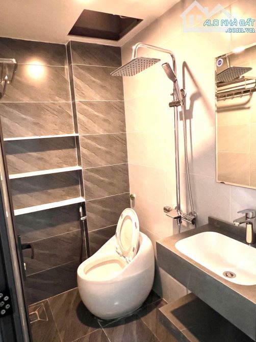 BÁN NHÀ 4 TẦNG KỲ BÁ TP THÁI BÌNH DT 40m 4 TẦNG GIÁ NHỈNH 2 TỈ - 3