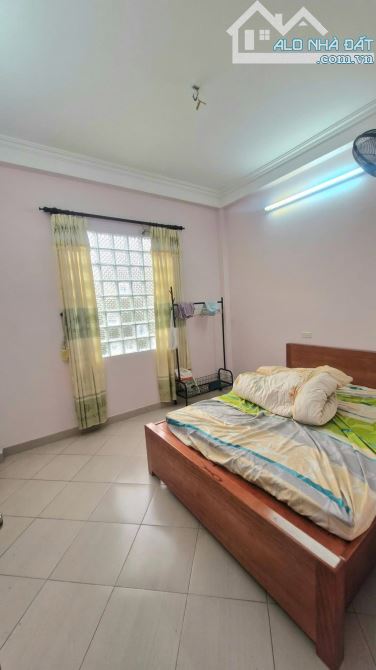Bán Nhà Lạc Long Quân - Tây Hồ - Nhà Đẹp Giá Rẻ - 45Mx4 Tầng Nhỉnh 8 Tỷ - 3