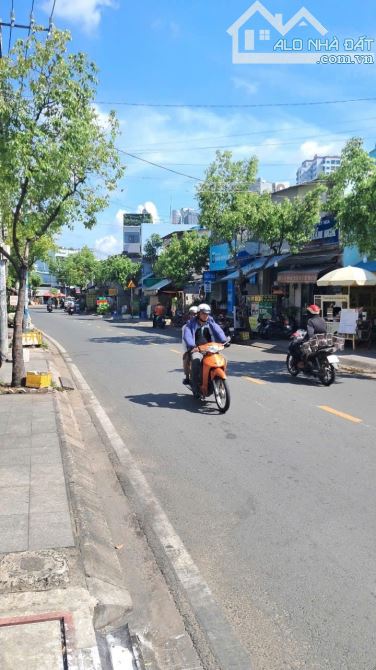 NHÀ MẶT TIỀN KINH DOANH KÊNH TÂN HÓA 64M2 CHỈ 7.9 TỶ - 3