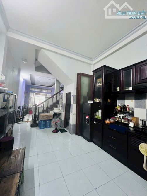 MẶT TIỀN HẺM 20M - LỚN HƠN PHỐ - KINH DOANH ĐỈNH - TRẦN THÁI TÔNG- P15 TÂN BÌNH - 3.8 X 18 - 3