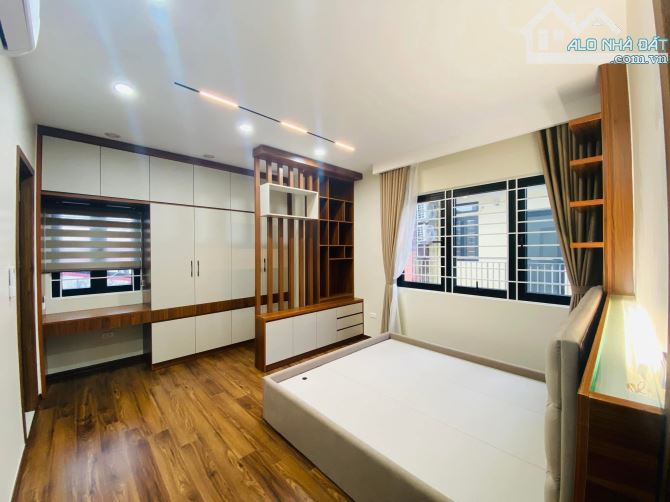 BÁN MẶT PHỐ CỰ LỘC - LÔ GÓC - KINH DOANH OTO TRÁNH - 6 TẦNG THANG MÁY - 3