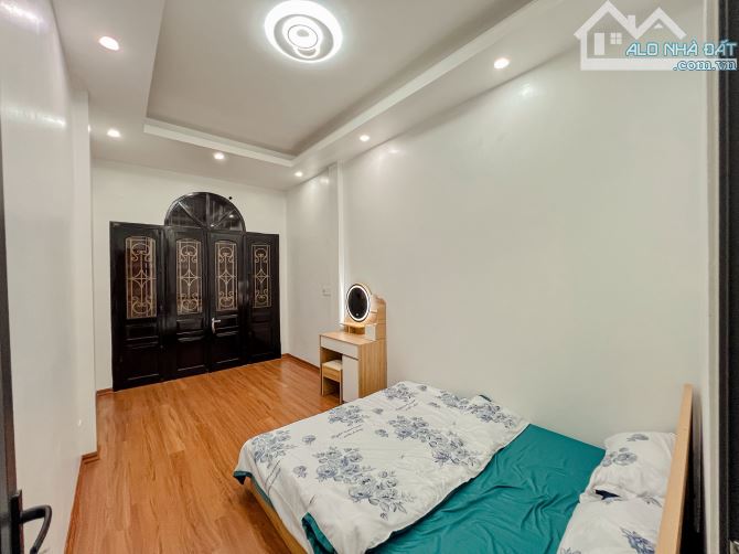 BÁN NHÀ TÔN ĐỨC THẮNG ĐỐNG ĐA 40m 5T Mt 3.5m GIÁ 6.8 TỶ NGÕ THÔNG KINH DOANH. - 3