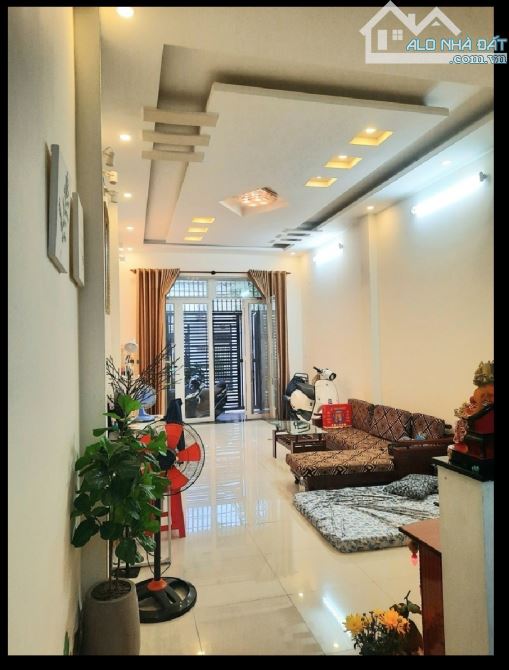 HẠ GIÁ BÁN GẤP NHÀ MẶT TIỀN 3 TẦNG 80M2, HUỲNH VĂN GẤM, TÂN PHÚ. 9 TỈ - 3