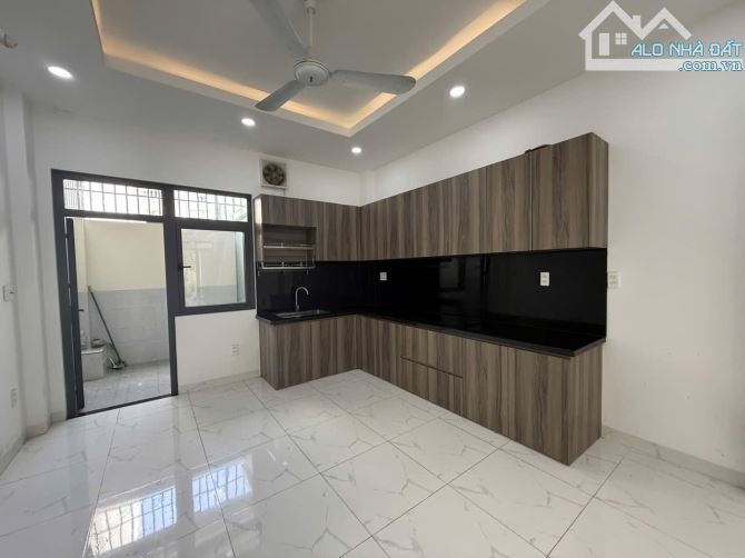 BÁN NHÀ HẺM XE HƠI THÔNG - NGUYỄN VĂN YẾN - TTH - TÂN PHÚ - 60M2 - 5TẦNG - 8tỷ8 TL - 3