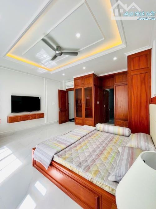 💥 NHÀ PHỐ ĐỒNG BỘ - PHONG CÁCH TÂN CỔ ĐIỂN - GẦN CÔNG VIÊN LÀNG HOA - 3