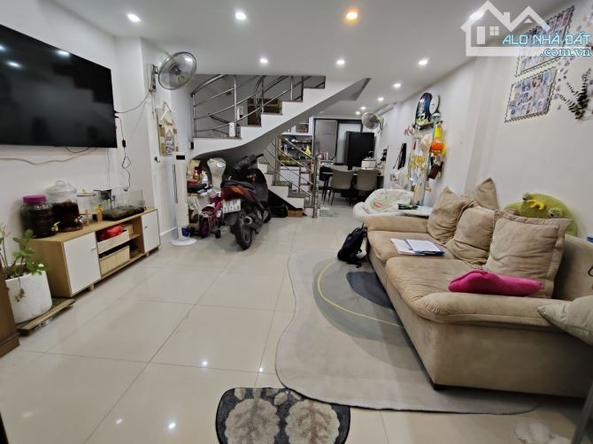 VIP QUẬN 10 THÔNG SỐ CHUẨN 4 X 14 NHÀ ĐẸP DỌN VÀO Ở NGAY  CHỈ NHĨNH HƠN 7 TỶ - 3
