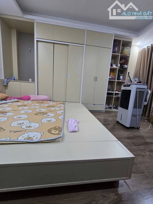 Chính chủ bán nhà ngõ 342 Lạc Long Quân, Tây Hồ dt 33m2 xây 5 tầng, ngõ 2,5m giá 7,45 tỷ - 3