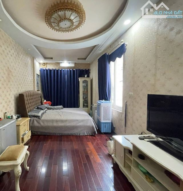 SIÊU PHẨM VĂN CHƯƠNG– ĐỐNG ĐA– MẶT ĐƯỜNG ÔTÔ TRÁNH– VỈA HÈ RỘNG– KINH DOANH ĐỈNH– 12.65 TỶ - 3