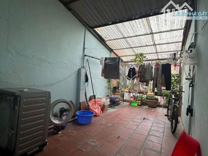 BÁN NHÀ Mặt ngõ văn Hương, Đống Đa DT 33m x 3 Tầng x Mặt tiền 3m 🧧 Gia 7,7 tỷ - 3