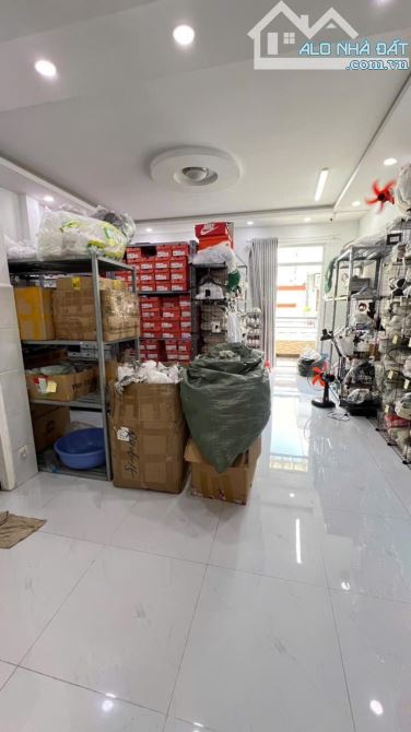 BÁN NHÀ HXH Đồng Đen, Tân Bình 3 tầng 72m2 (5,5x13). Nhà đep ở ngay. Giá chỉ 14,5 tỷ. - 3