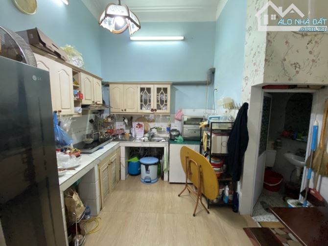 SIÊU PHẨM CẦU GIẤY GẦN PHỐ - VỊ TRÍ ĐẸP 50M RA PHỐ - 3