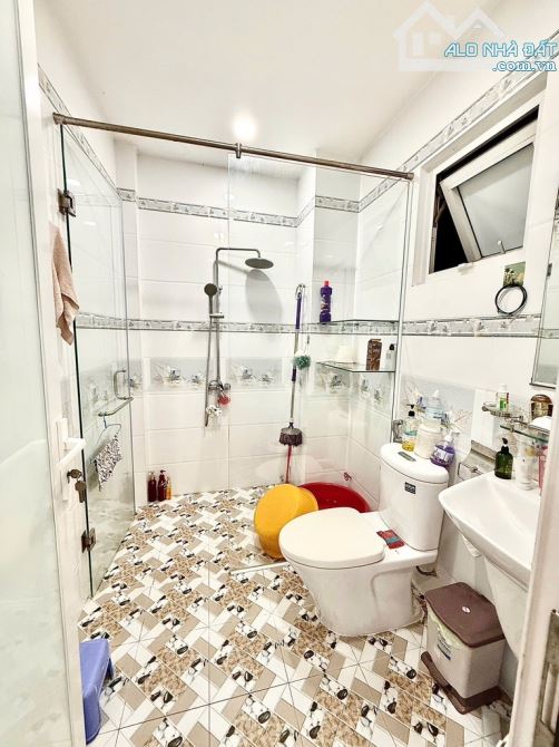 💎GIÁP QUẬN 1 - ĐIỆN BIÊN PHỦ  - 5 TẦNG BTCT - CHO THUÊ 18TR/THÁNG - SỔ NỞ HẬU ĐẸP - CHỈ 5 - 3