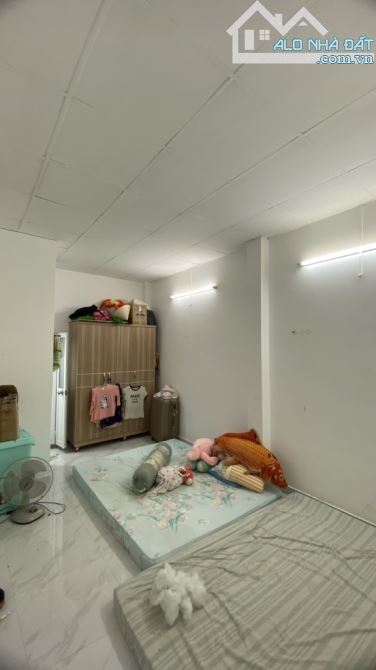 🔥PHƯỜNG 5 BÌNH THẠNH 🔥- SÁT MẶT TIỀN ĐƯỜNG CHÍNH - 35M2 - SỔ VUÔNG - NỞ HẬU - 🌸CHỈ 5.5 - 3