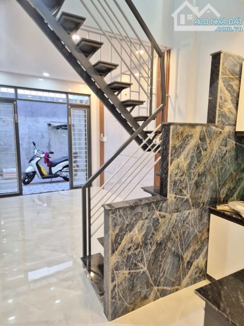 NHÀ MỚI - NGAY NI SƯ HUỲNH LIÊN - TÂN BÌNH - 25M2 - 2 TẦNG - 2.X TỶ - 3