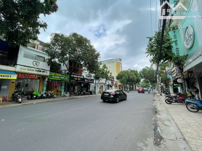 🌈 Bán Nhà góc 2 mặt tiền đường Nguyễn Thị Minh Khai - Nha Trang - Giá 30 Tỷ - Diện tích : - 3