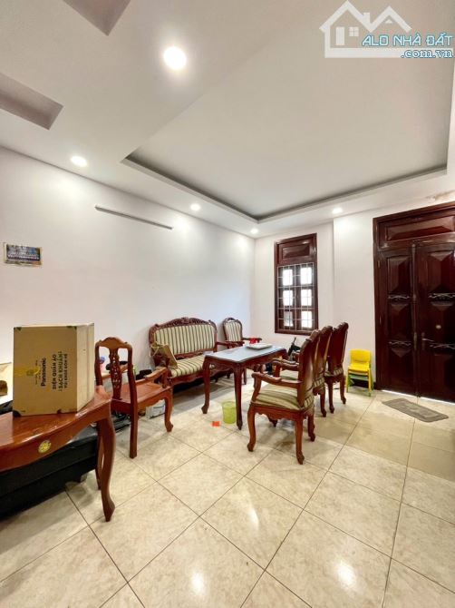 TÂN SƠN NHÌ - GIÁP BÀU CÁT - GẦN GA T3- HẺM 8M THÔNG - 4 TẦNG - 82M2 NỞ HẬU - CHỈ 8.9 TỶ - 3