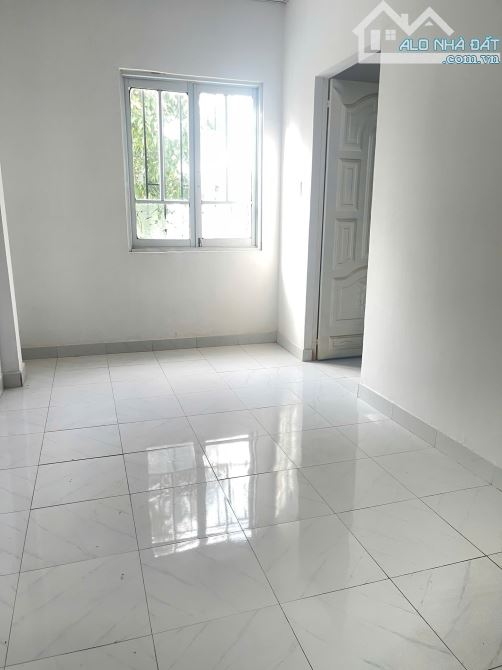Giá sập sàng cần bán nhà 1ty7 bàu bàng bình dương phía sau tòa nhà - 3