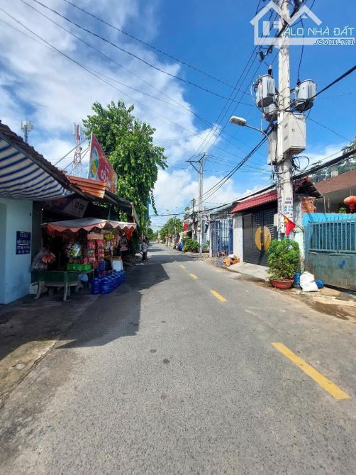 Bán nhà MT Hiệp Thành 44, P. Hiệp Thành, DT 5,15x25m, nhà cấp 4 giá 6,5 tỷ TL : - 3