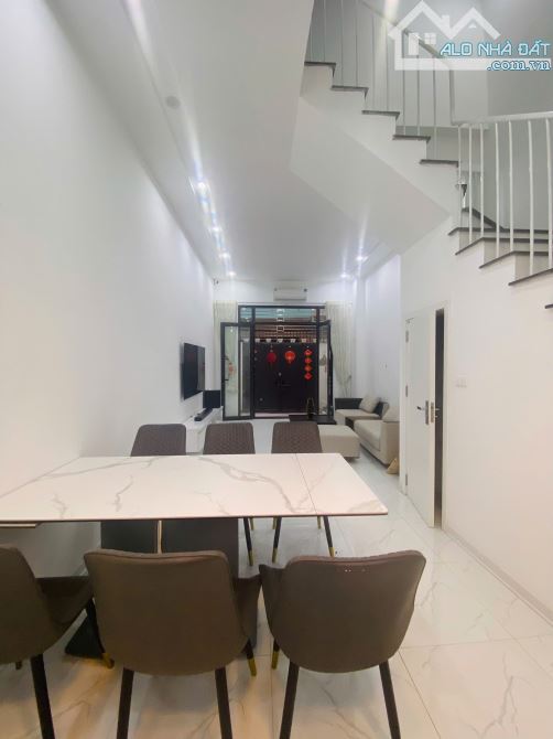 Cần bán gấp nhà mặt ngõ, phố Tôn Đức Thắng-Đống Đa, cách phố 60m2, nhỉnh 12 tỷ nhỏ xíu - 3