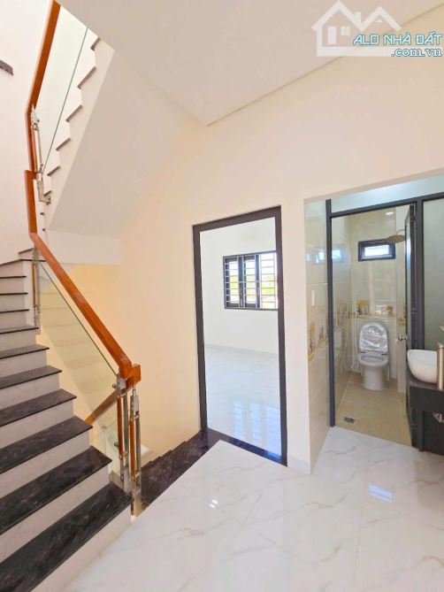 Nhỉnh 4 tỷ- Nhà 3 tầng mới tinh- HXH- Hỗ Trợ Vay- Trường Thạnh Q9 - 3