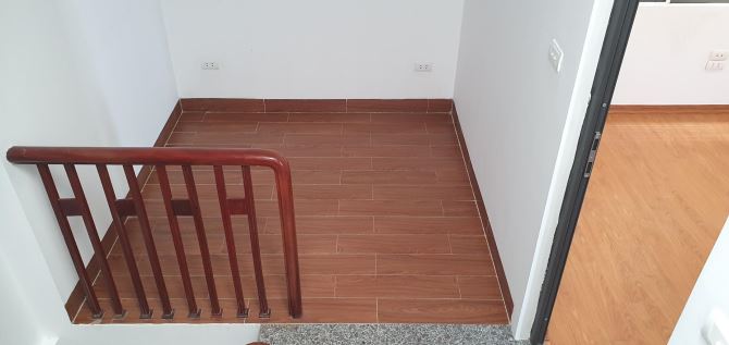 Bán nhà Cự Khối- Long Biên gần hồ- 3 mặt thoáng - 3