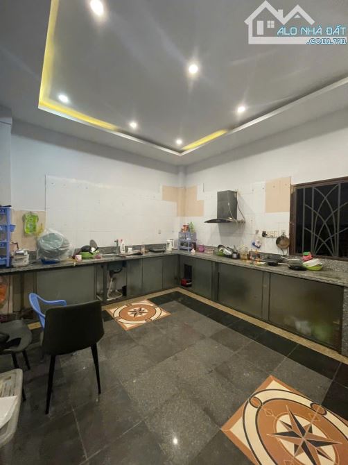 Bán biệt thự 8x20 , 10 phòng ngủ 10 WC,sổ hồng riêng hoàn công,view công viên, KDC Cao Lỗ - 3