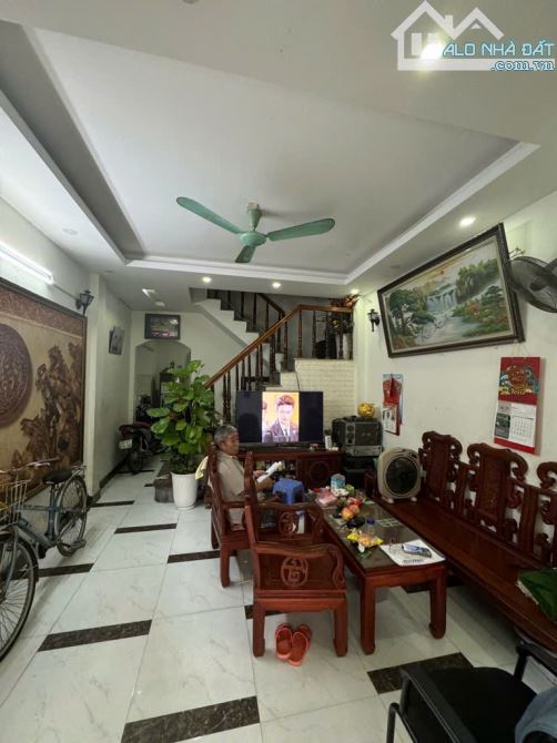 BÁN NHÀ TRUNG TÂM HOÀNG MAI, NGÕ THÔNG, GẦN Ô TÔ, 45M2 GIÁ CHỈ 9.X TỶ - 3