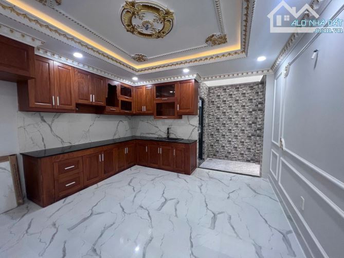NHÀ ĐẸP NHƯ HOA HẬU GẦN SÔNG SÀI GÒN HẺM NHỰA 8M, 4 LẦU GIÁ CHỈ 5.5 TỶ - 3