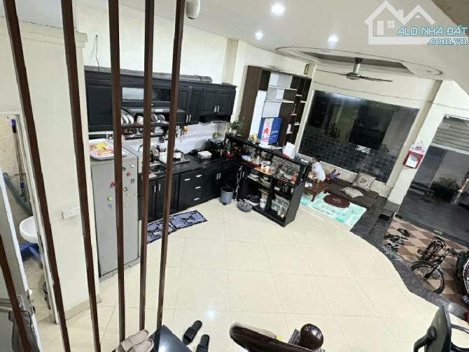 NHÀ ĐẸP CẠNH KĐT VIỆT HƯNG LONG BIÊN, Ô TÔ VAO NHÀ, GẦN PHỐ, DT 48M2 CÓ 7.X TỶ - 3