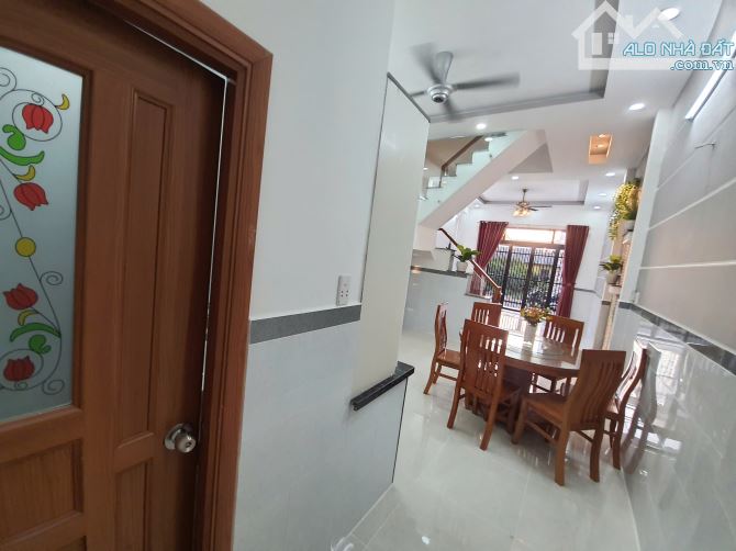 BÁN NHÀ TRỆT 2 LẦU ĐƯỜNG 8 LINH XUÂN THỦ ĐỨC, DT 55M2 , HOÀN CÔNG, ĐƯỜNG NHỰA 7M, 5.75TI - 3