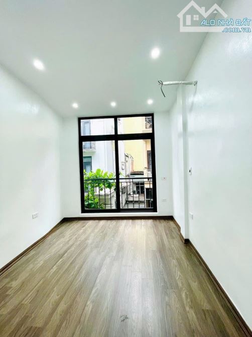 BÁN NHÀ Mặt phố Phan Phù Tiên, Đống Đa kinh Doanh Đông đúc DT 17m ( từ T2 20m) 5 Tầng, MT - 3
