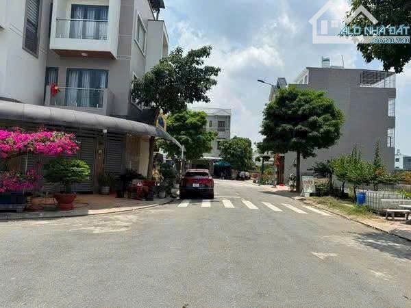 ĐẤT KHU DÂN CƯ PHÚC ĐẠT GẦN BX TÂN ĐÔNG HIÊP, DĨ AN, DT 60M2 , ĐUONG NHỰA 7M THÔNG, 2.6 TỈ - 4