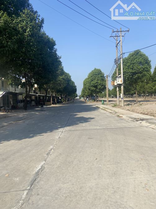 ĐẤT NGỘP NGAY MẶT TIỀN ĐƯỜNG D16 NHỰA 16M, PHÍA SAU TTHC BÀU BÀNG, CHỈ 890TR - 4