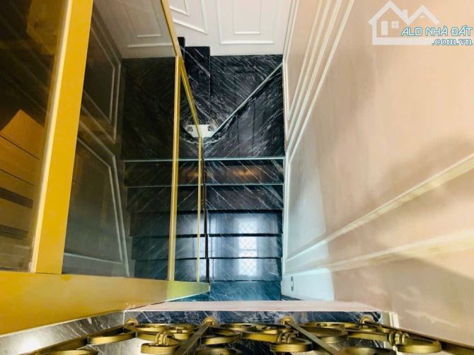 Bán nhà Giải Phóng,trung tâm Thanh Xuân,phân lô cán bộ, ôtô tránh, thang máy 80m2X5T mt 6m - 4