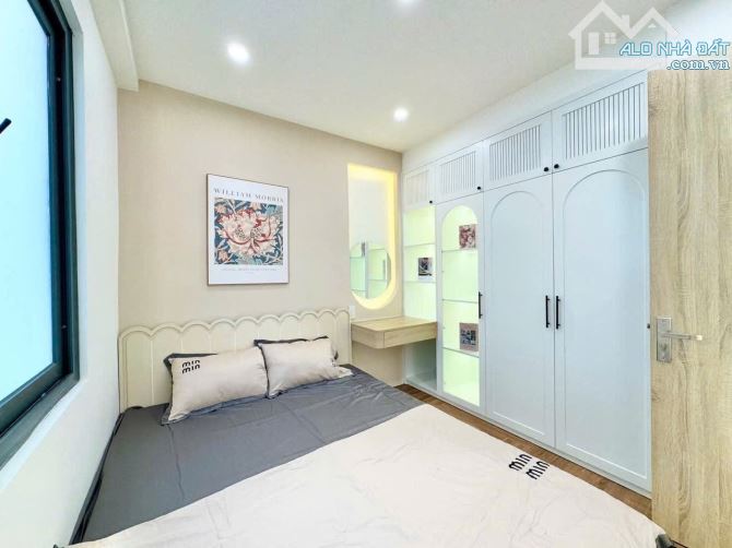 Nhà 3tầng sau lưng 1 Mặt Tiền Gần Biển , gần sông gần TTTP Full Nội Thất giá phải chăng - 4