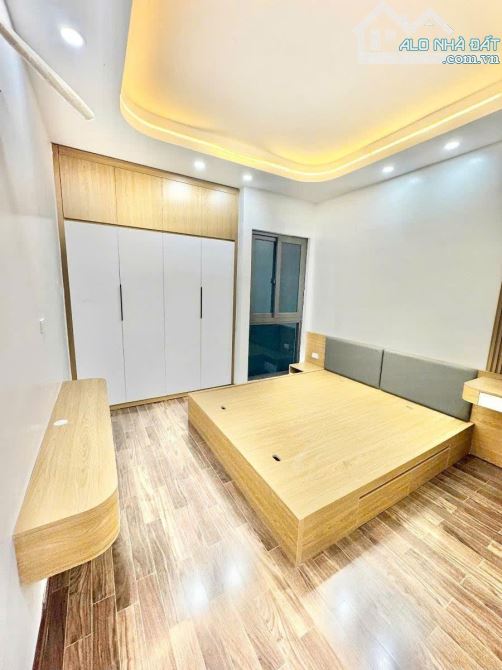 BÁN NHÀ TRUNG TÂM CẦU GIẤY - NHÀ ĐẸP Ở NGAY - NGÕ RỘNG OTO TRÁNH ĐỖ NGÀY ĐÊM - ĐẤT PHÂN LÔ - 4