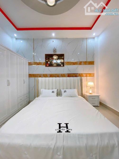 Đi nước ngoài định cư bán gấp nhà ở đường Nguyễn Đình Chiểu, phường 5, quận 3, giá 3 tỷ - 4