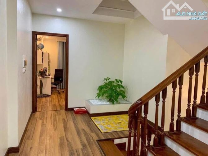BÁN NHÀ PHÂN LÔ VĂN PHÚ - QUẬN HÀ ĐÔNG - VỈA HÈ - GARA Ô TÔ TRÁNH - 100M X 4 TẦNG - MT 5M - 4