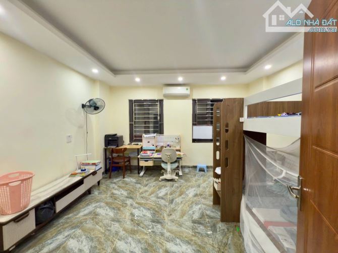 BÁN NHÀ RIÊNG TRIỀU KHÚC  38M²  5 TẦNG PHÂN LÔ KINH DOANH – 6 TỶ - 4