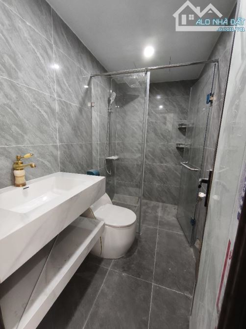 BÁN NHÀ PHỐ NGÔ GIA TỰ LONG BIÊN.70M²,6 TẦNG GIÁ 16 TỶ 5. MẶT PHỐ KINH DOANH - Ô TÔ TRÁNH - 4