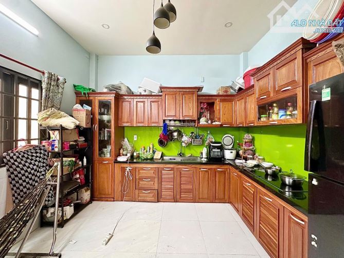 🔥🔥Lạc Long Quân , Ngay chợ Tân Bình, gần mặt tiền,  nhà 2 tầng,  60 m2, giá : 5 tỷ5 - 4