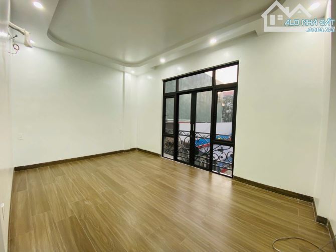 Nhà đẹp Văn Cao - 4 tỉ 750tr full nội thất chỉ sau nhà mặt đường. - 4