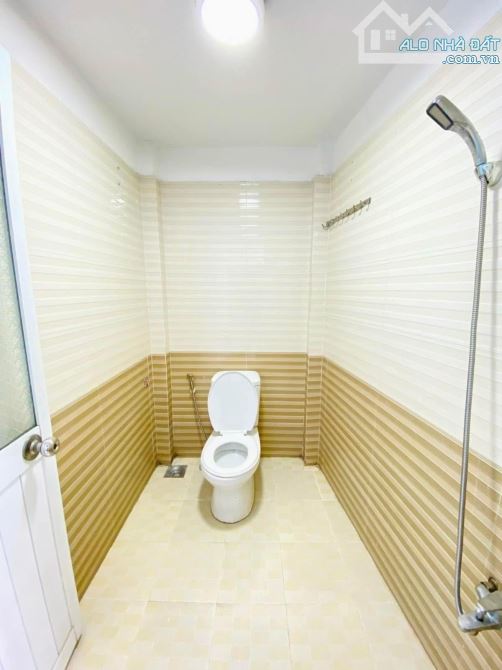 Căn nhà trống, mua xong dọn vào ngay Minh Phụng, Quận 6. DT: 57.2m2 / 2 Tỷ 480tr . SHR - 4