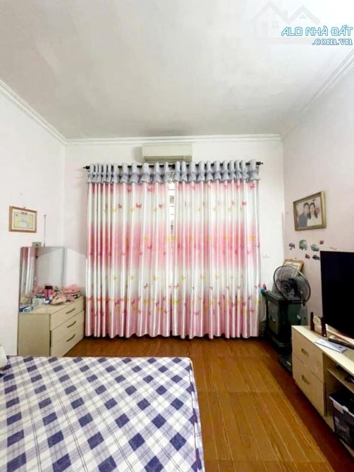 Nhà ĐẸP Phố Nguyễn Sơn 55m x 4 tầng - MT 6.6m - 4