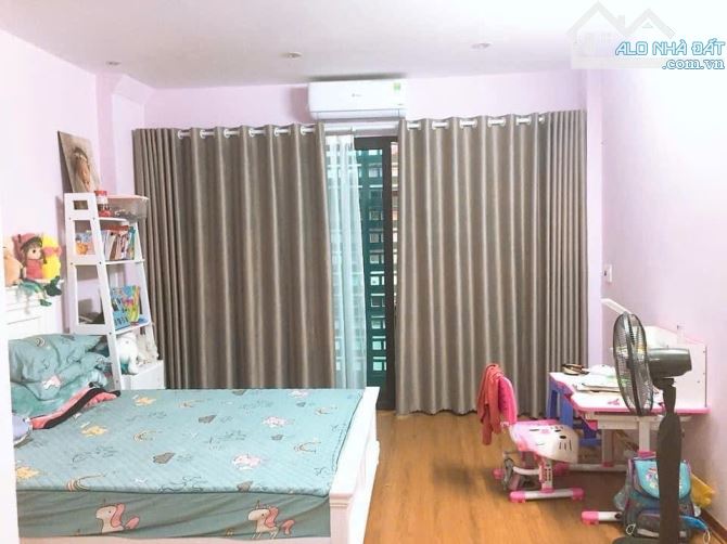 Nhà Phân lô cán bộ Trần Đăng Ninh Phú La, 42m 4 tầng vỉa hè, ô tô tránh đỗ. Giá chào 13 tỷ - 4