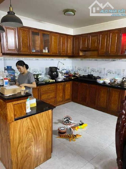Q12 - NHÀ MẶT TIỀN ĐƯỜNG –NỘI THẤT ỐP TOÀN GỖ ĐỎ-  NGANG 5M ĐẸP NỞ HẬU TÀI LỘC 5.4M - 7 Tỷ - 4